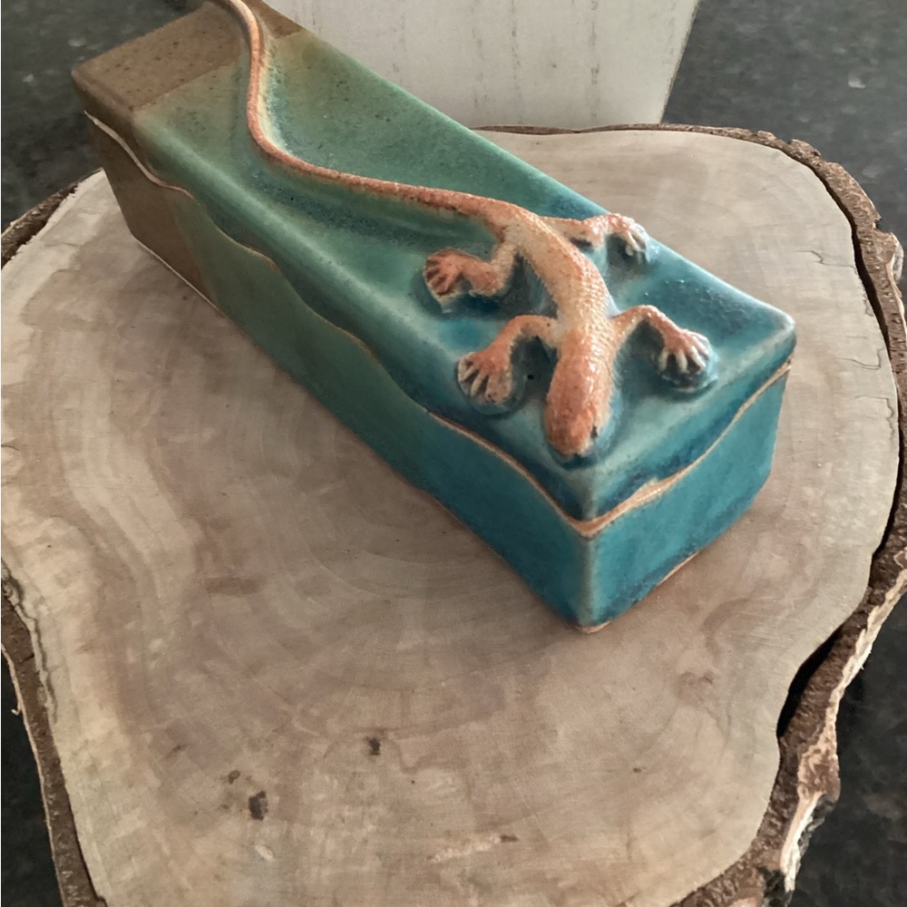 Pottery Box - Picture 2 of 7
